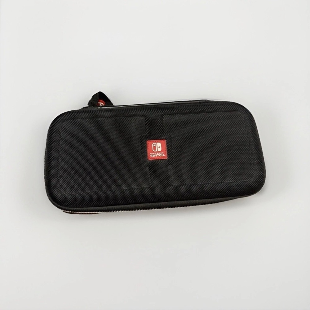 Nintendo Switch  1 Black Hard Carry Case